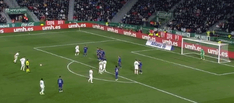 关键先生！高诗岩4中2得到8分5板8助&关键时刻拯救球队